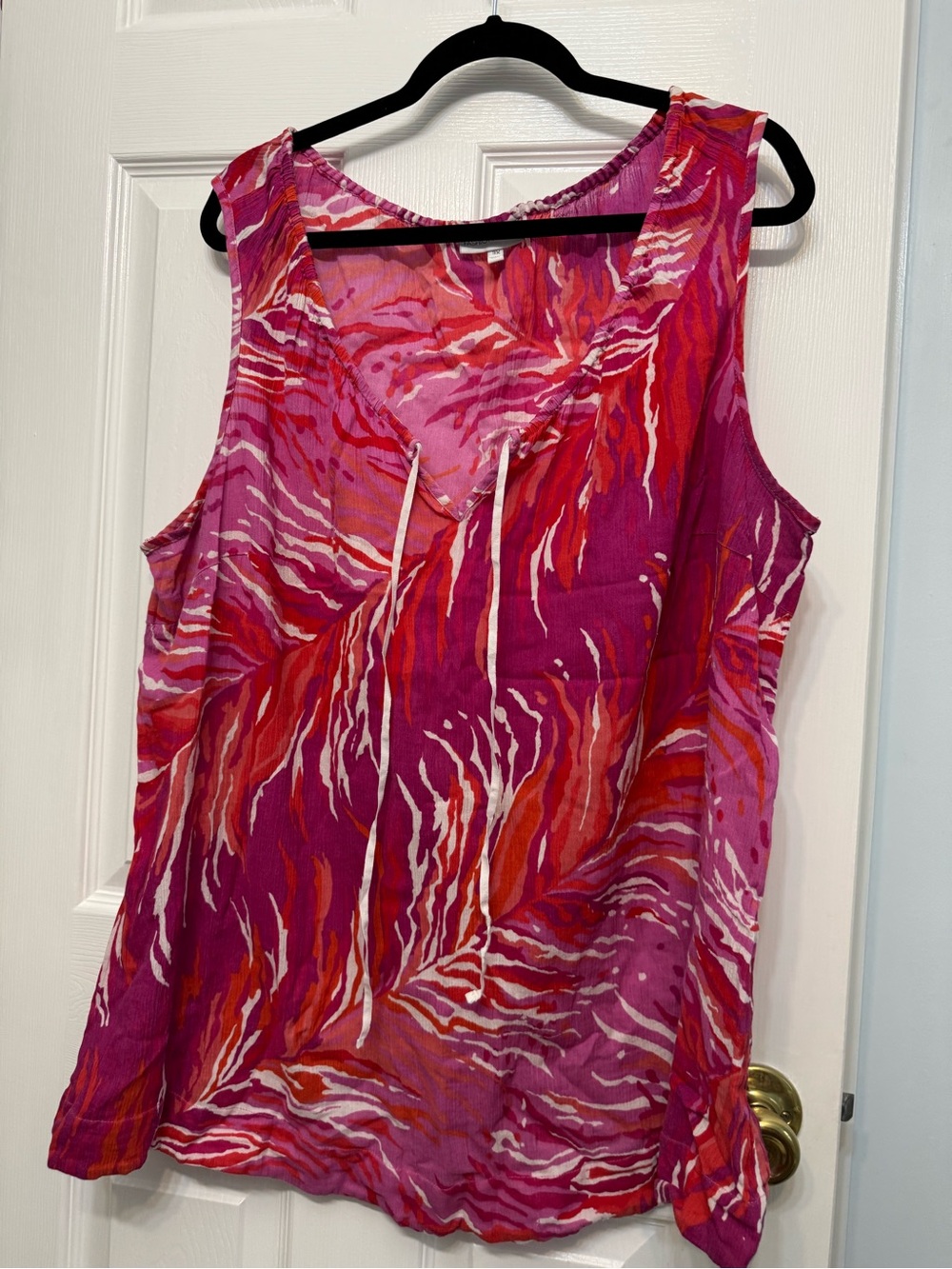 Fashion Bug Sleevless Pink & Red Printed V-Neck Women's Top